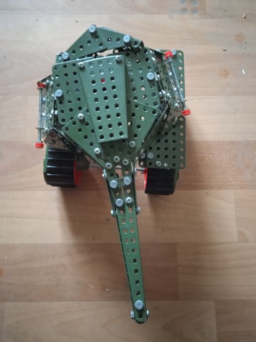 Танк из конструктора Lego