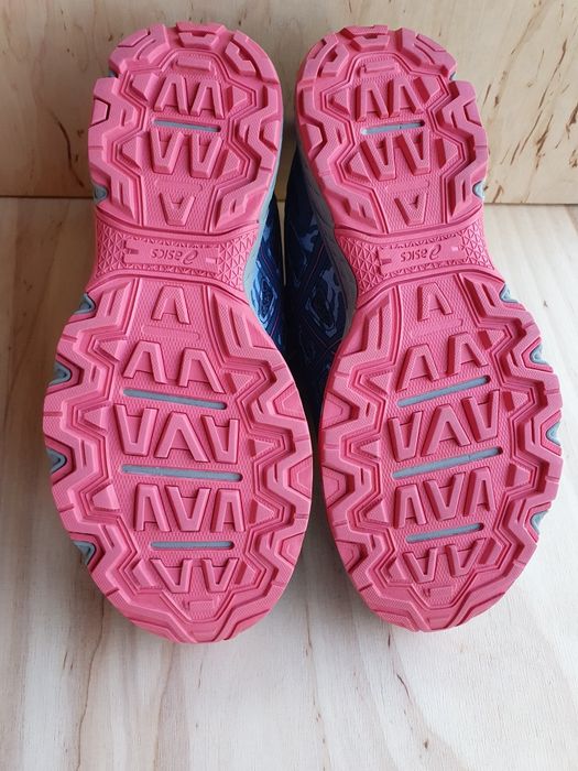 Жіночі бігові кросівки  Asics Womens Gel Venture 6 р.40,5
