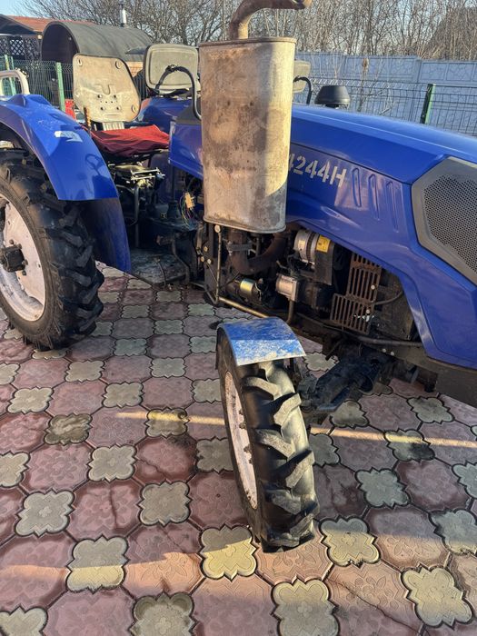 Продам трактор і комплектуючі до нього