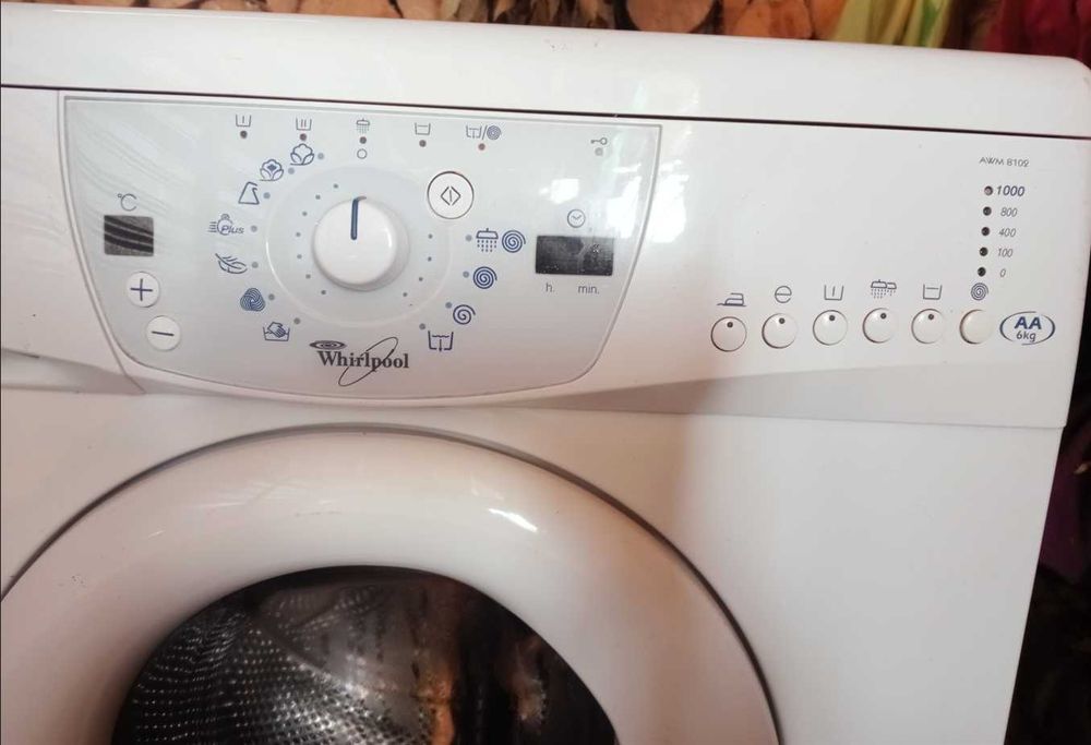 Maquina Lavar Roupa Wirlpool AWM - 6 Kgs AA - 6th Sense