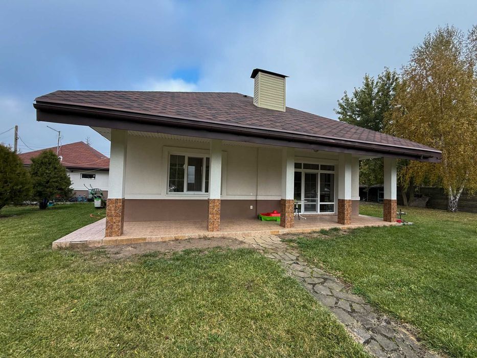 Продам чудовий будинок в Боянівці, всього 15 км від Рівного.