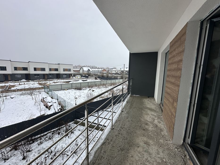 Просторий таунхаус 140м2 з терасами і балконом +50м2 в Крихівцях