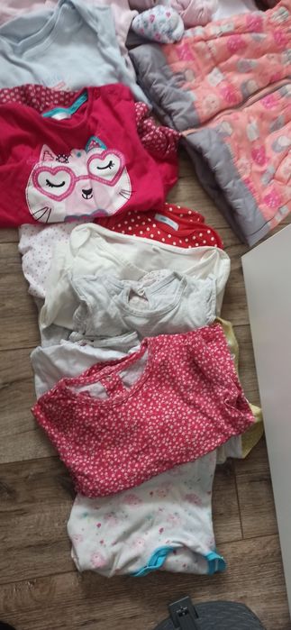 Duża paka ciuchów rozmiar 86