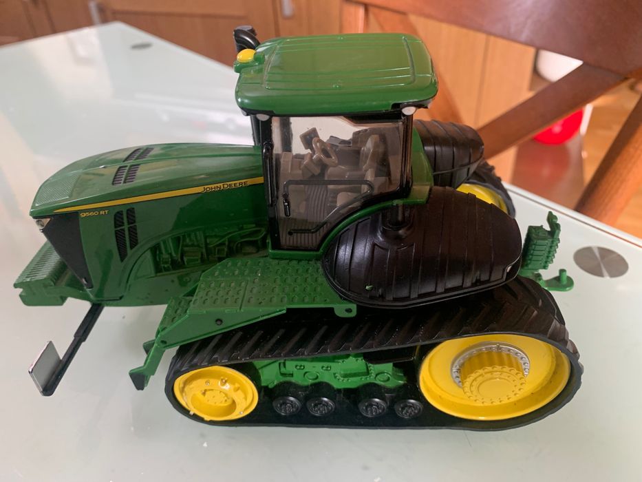 Britains traktor JOHN DEERE 9560RT 1:32