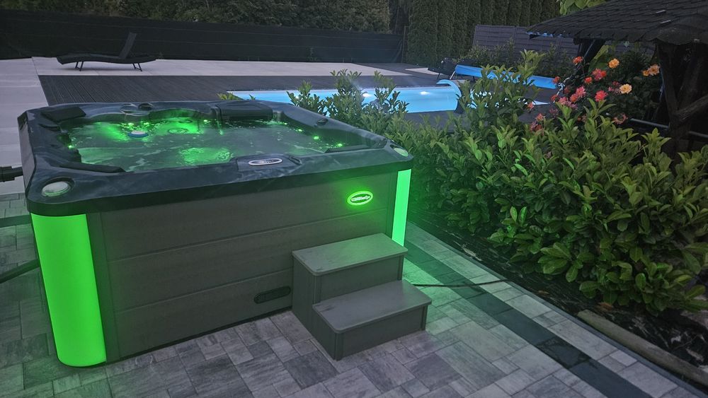 Wanna Spa jacuzzi ogrodowe Tebas z hydromasażem