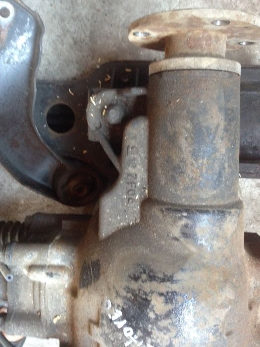 Передній міст на Мітсубісі паджеро вагон Mitsubishi Pajero Wagon 4 3.2