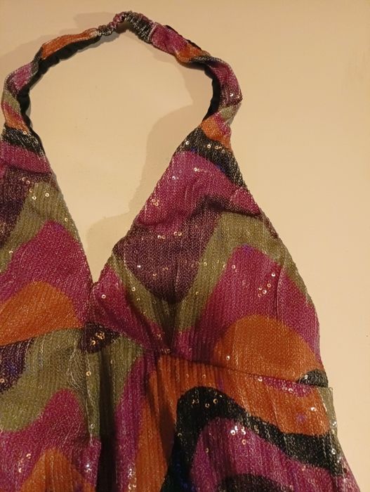 Vestido com brilho em preto lilás e verde militar, de marca Pull&Bear, tamanho M