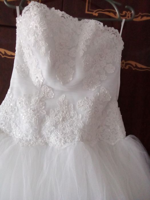 Продам весільну сукню