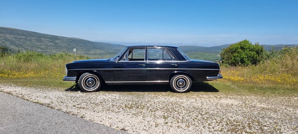 Aluguer viaturas clássicas com motorista