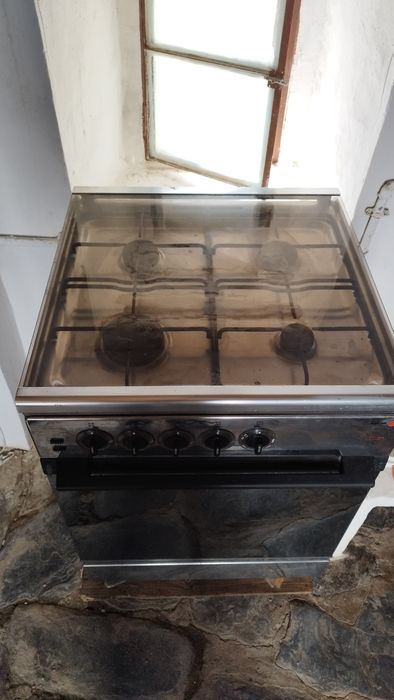 Fogão em bom estado