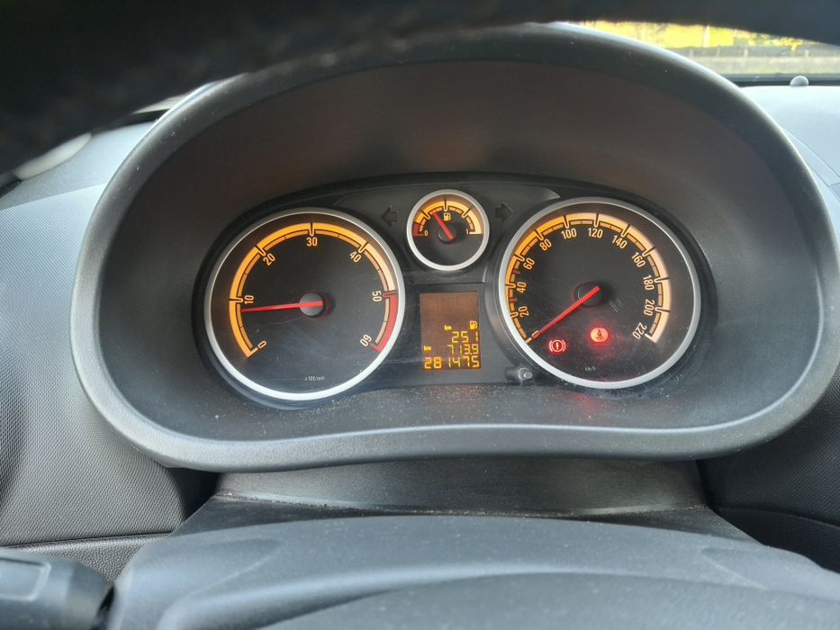 Opel corsa D 1.3cdti Black edition 2011