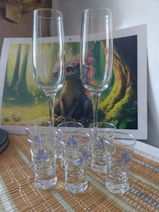 келихі для шампанського та лікеру рюмка