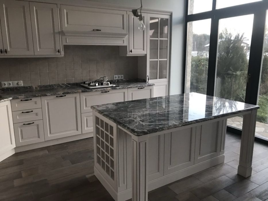 Столешница на кухню из мрамора, гранити, кварца, столешница на заказ