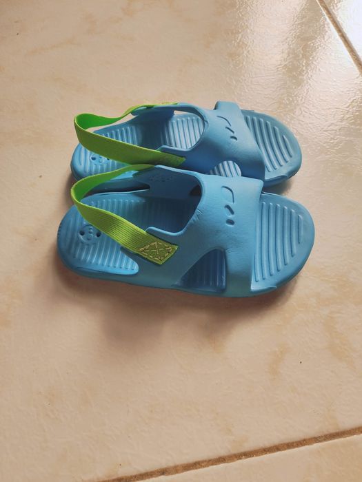 Chinelos de natação