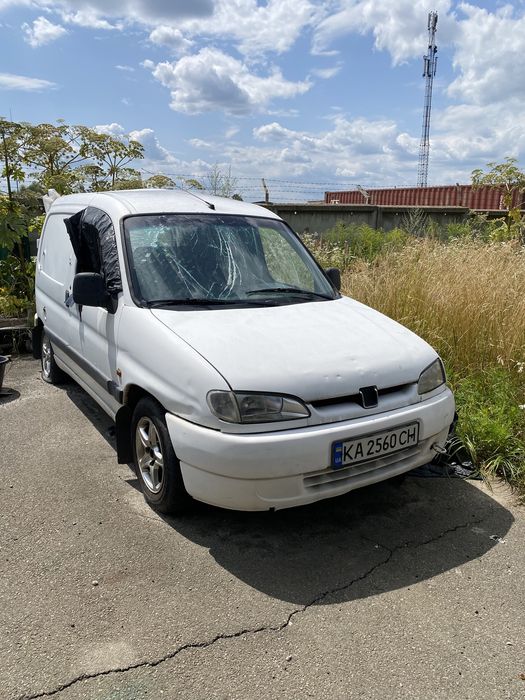 Пежо партнер Peugeot Partner. 1.4 бензин