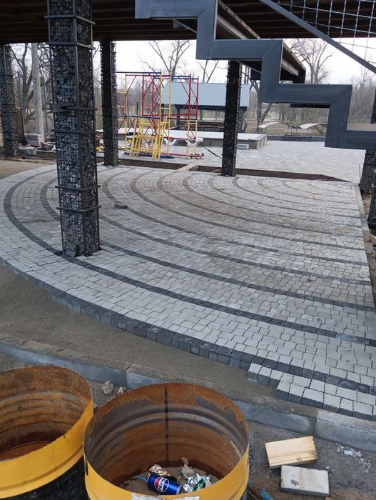 Укладка тротуарной плитки