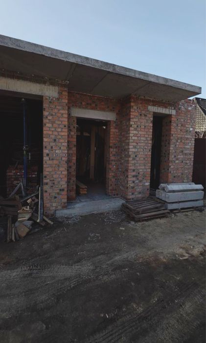 Продаж будинку в центрі Луцька