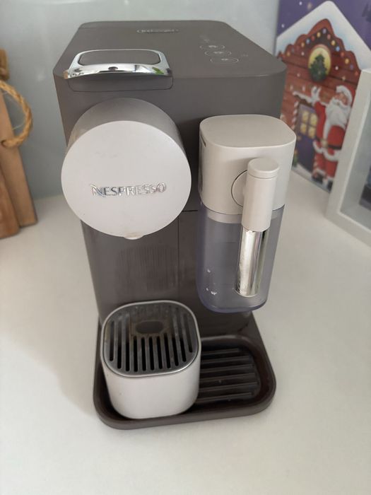 Máquina de café Nespresso Latissima One da DeLonghi