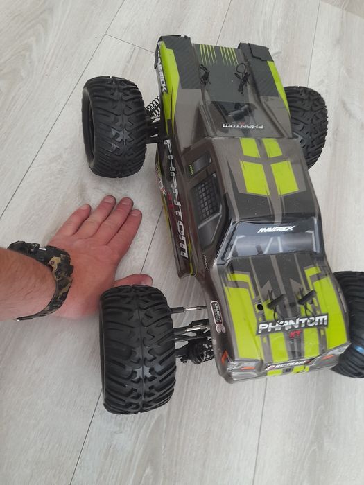 80 km/h.Napęd 4x4.Silnik bezszczotkowy!Profesjonalne auto zdalniesterowane firmy VRX .Potężny Monstertruck skala 1:10