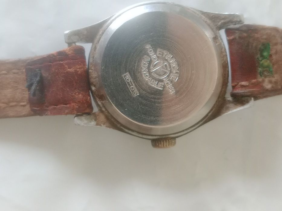 Relógio de corda Etanche anos 40