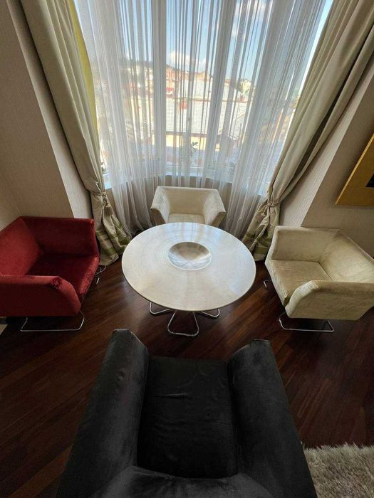 Продаж квартири в центрі з паркінгом