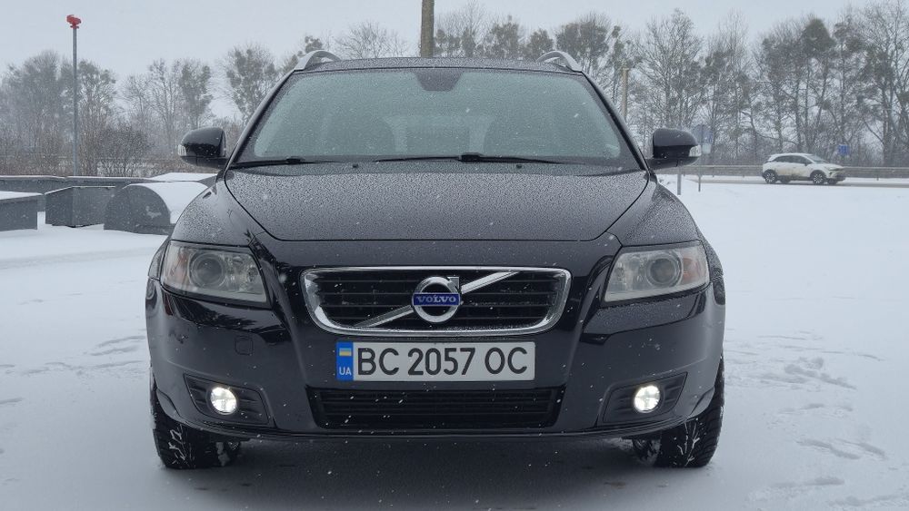 Продаж volvo v50