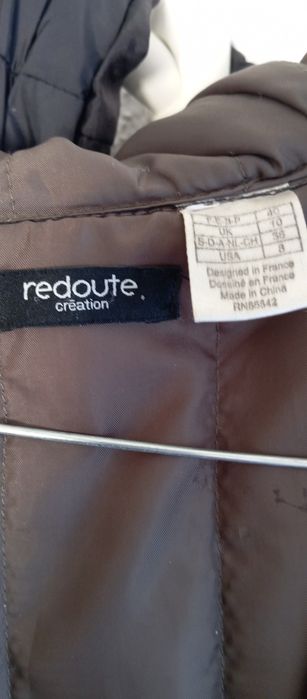 Casaco comprido com capuz verde tropa