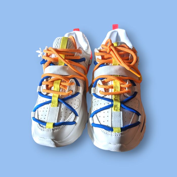 Кросівки                '