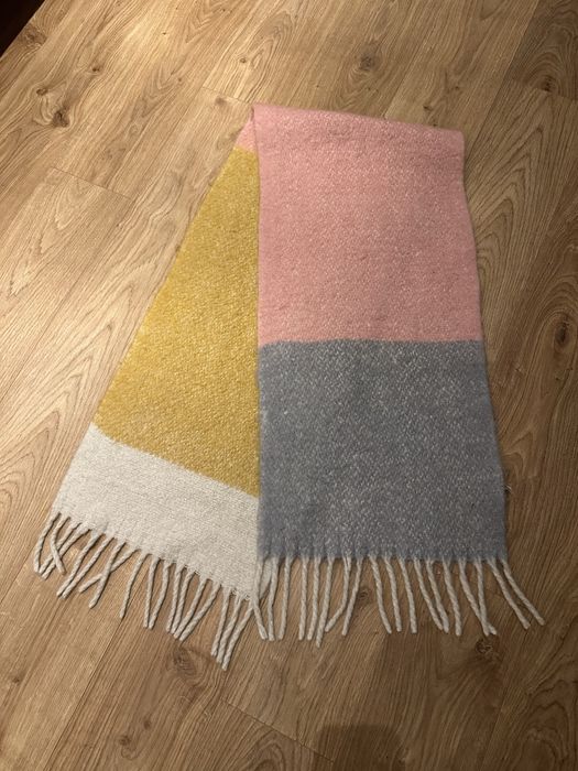 Szalik gruby z frędzlami Primark