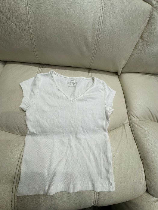 Biała koszulka z krótkim rękawem dlka dziewczynki H and M rozmiar 146 / 152