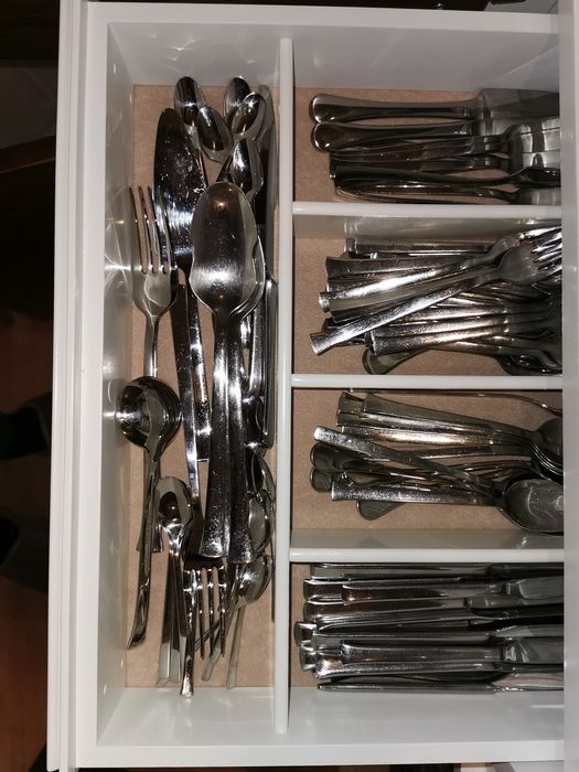 Móvel Aparador de Sala lacado a Branco com Nogueira