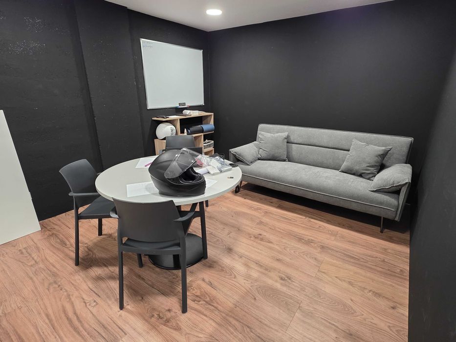 Loja para arrendamento em frente à Internacional Sharing School