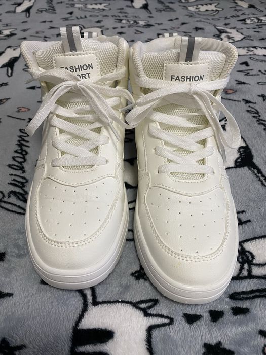 Продам кросовки высокие