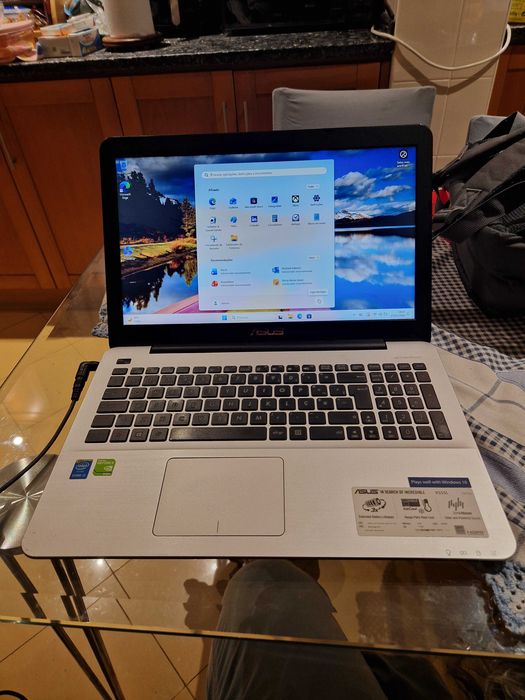 Excelente como novo Asus I5 12g ram