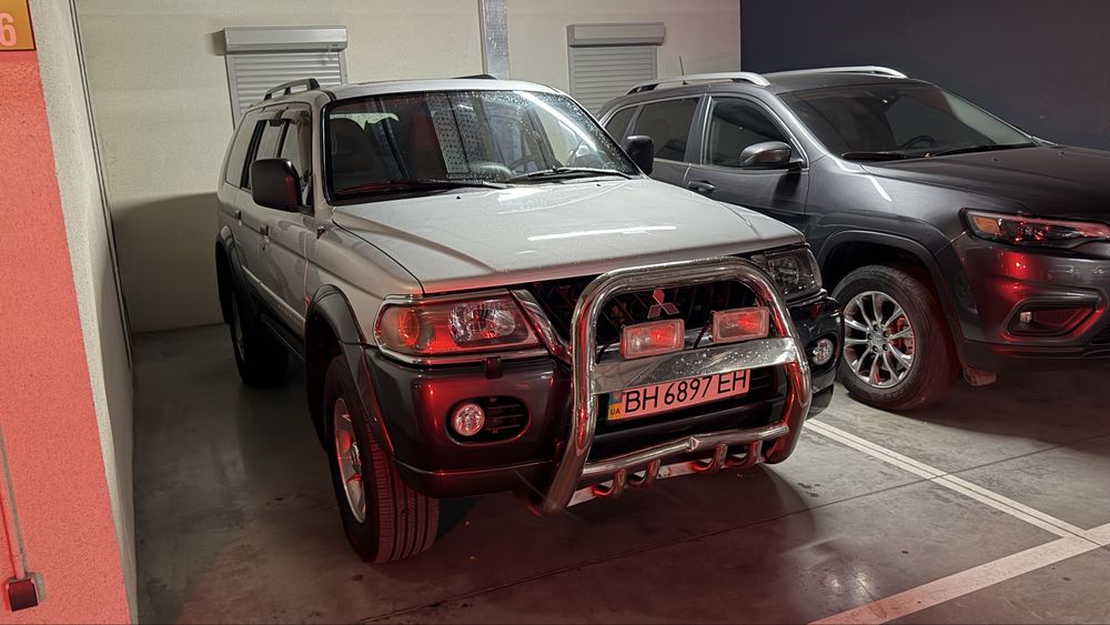 Продам Паджеро Спорт 3.0 бенз 163т пробег!