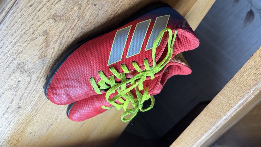 Продам футбольні сороконіжки 35 розмір