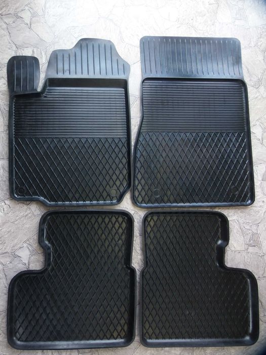 Dywaniki Gumowe Korytka OPEL VECTRA C Rok 02-08 Wycieraczki