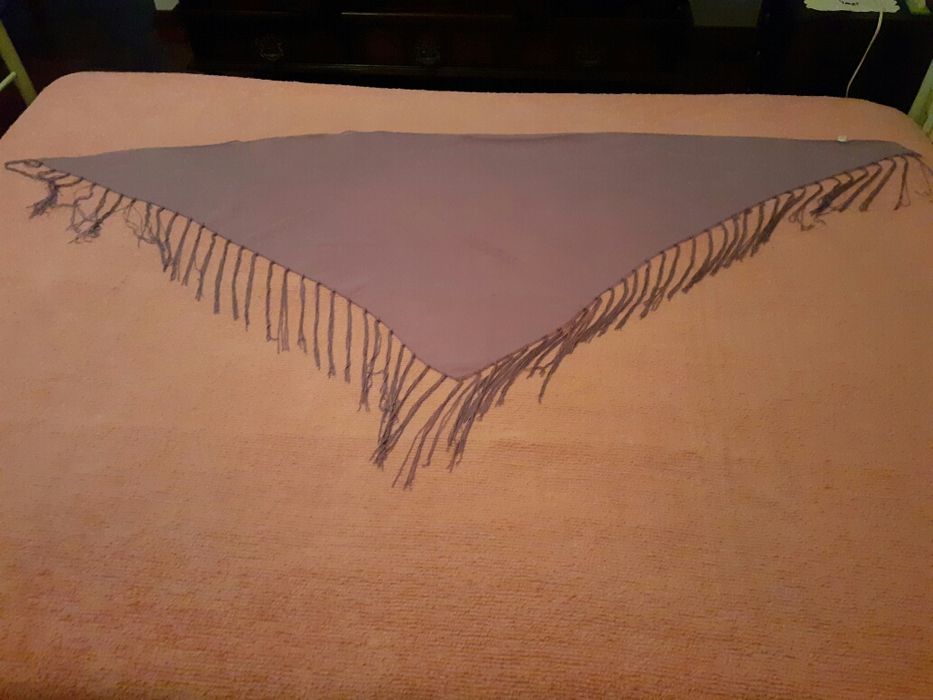 Vários lenços de senhora antigos.