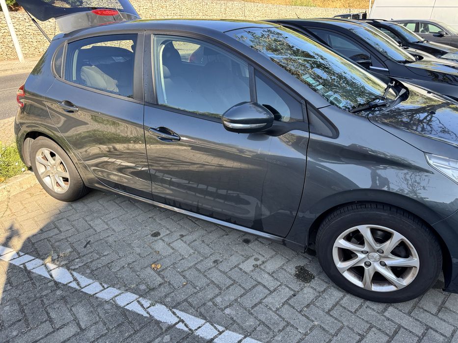 Peugeot 208 HdI Acess