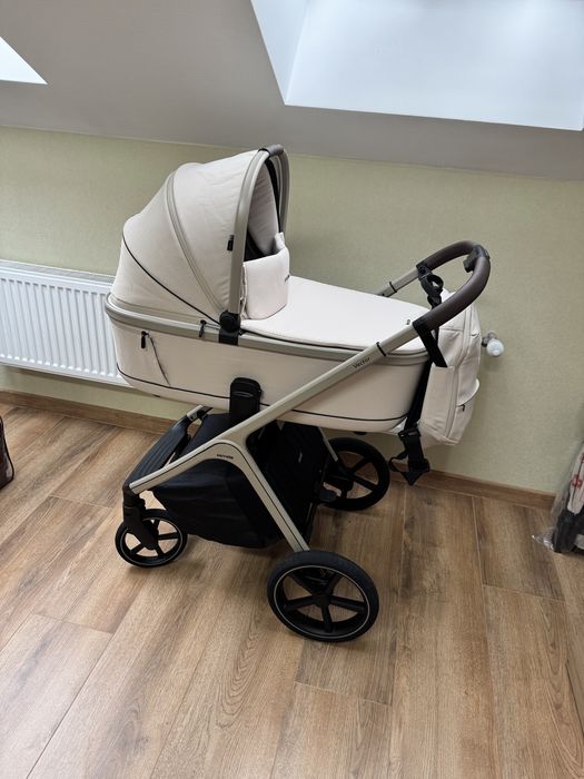 Коляска-книжка Carrello Vector 2в1