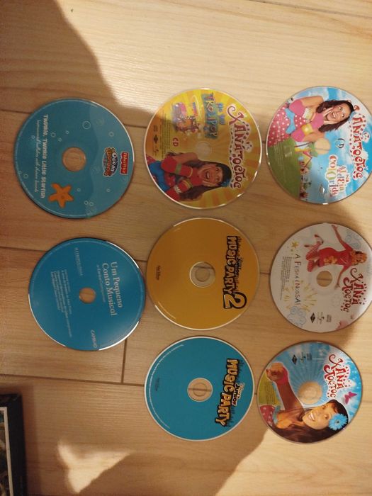 vendo cassestes e cds de musica