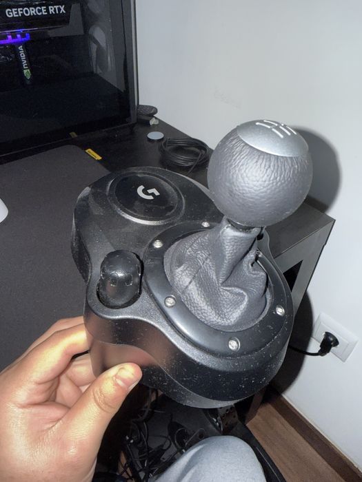 Volante g923 literalmento novo ( usado 2x )  / mufanças incluido