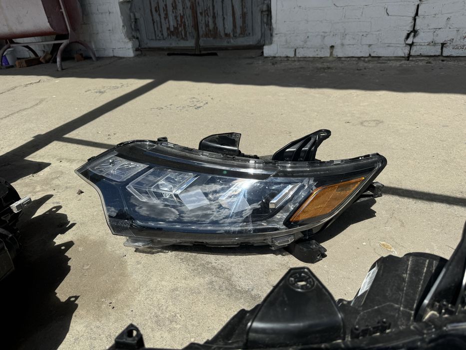 Фара Mitsubishi Outlander 3  halogen full led