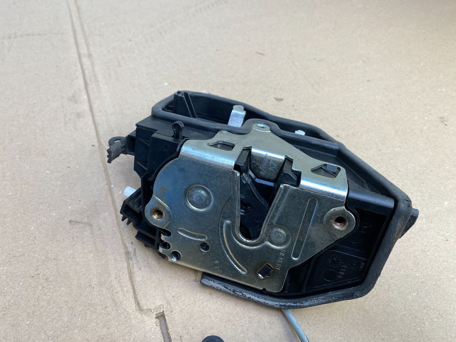 Zamek Drzwi Prawy Tył BMW E60 E61 E70 E71 E72 E83 E84 E87 E90 E91 F20