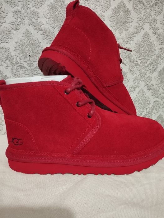 Угги новые  красные