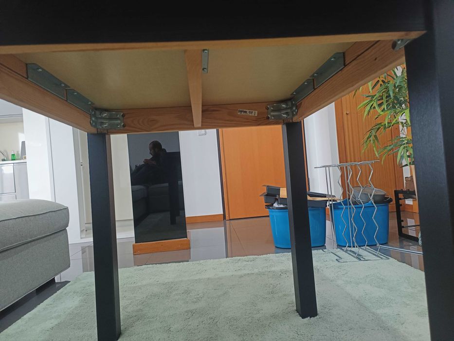 Mesa preta extensível