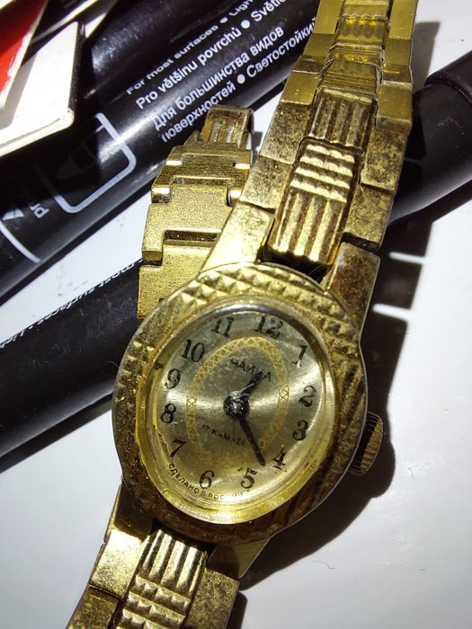 продам женские часы " Чайка"