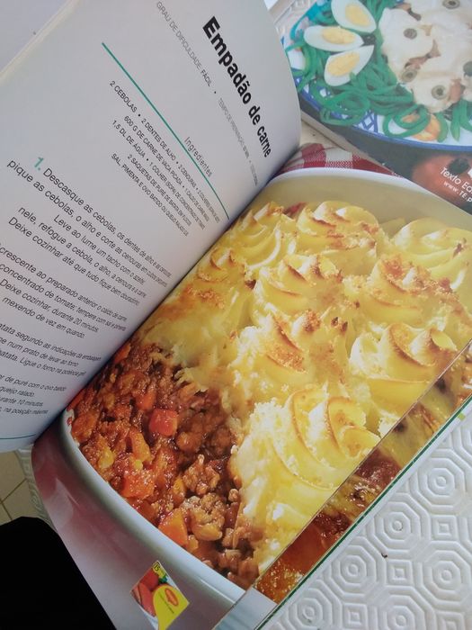 Vários livros de receitas, cozinha tudo 15€
