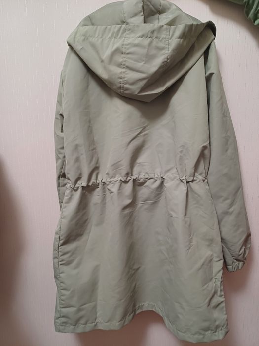 Продам дитясі весняні куртки