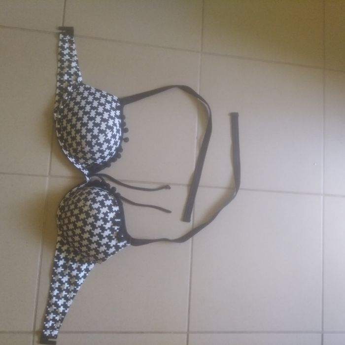Biustonosz plażowy rozmiar 75C Pour Moi